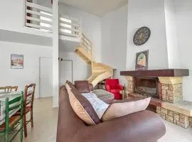 Maison avec Jardin, Terrasse, cheminée insert et bois