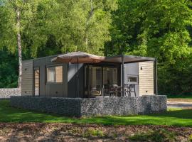 Sauwer Lodge with Hot Tub &ndash; 6 Guests, hotel com banheiras de hidromassagem em Fouhren