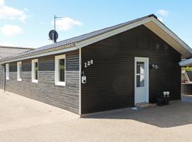 10 person holiday home in Hadsund-By Traum, hotel di Hadsund
