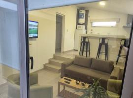 Departamento Elena 2, family hotel in Santa Rosa