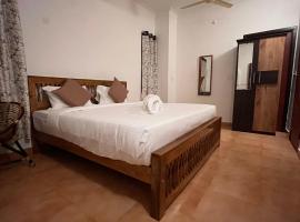 L'EDELWEISS Heritage House, hotel con alberca en Pondicherry