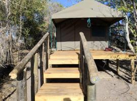 Hippo Lagoon Tent On Deck, campeggio di lusso a Maun