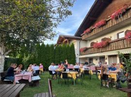 Pension Volgger, Hotel in Rodeneck
