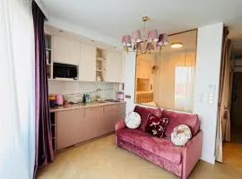Pratum Pink&Blue Mikołajki - Apartament 2 Glamour z widokiem na jezioro