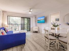 Park Shore Resort Deluxe Condo, water views 232, מלון בנייפלס