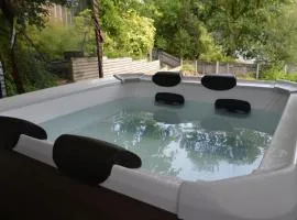 Hot Tub Oasis by the Sea & Woods