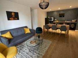 Le Château de Toile - Gîte du Bosquet, hotel i Hersin-Coupigny