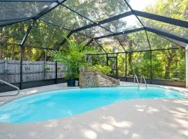 Private Backyard Oasis Cocoa Family Home!