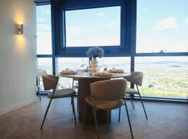 Queen's Wharf lv 62 1Bedroom apt - City and Skyline view