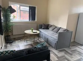 Tudors eSuites - Budget Friendly Apartments - 88H