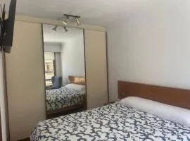 Céntrico, primera línea de playa y piscina