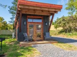 1 Mile to Downtown West Jefferson Camping Cabin #4