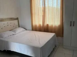 Kitinet completa com varanda Praia de Caiobá