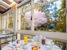 Lê Château Hotel de Gramado, seu refúgio no centro da cidade, Landhaus in Gramado
