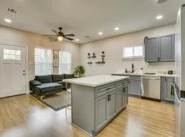 Walk to Carrollton Ave Eats Bright NOLA Duplex!