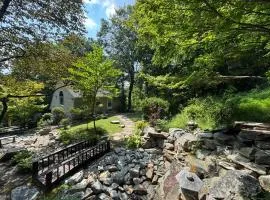 Stone Leaf Farm Private Nature Retreat with Pool, Waterfalls, Orchards & Gardens