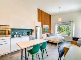 Ski, Hike and Bike Modern Park City Studio