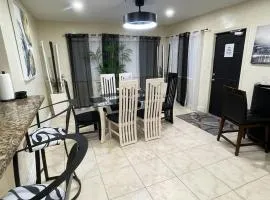 D&B Paradise Near Airport and Beaches