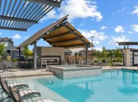 Modern Farmhouse Townhome - Great Central Location