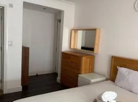 Uxbridge Brunel Uni En-suite Room 2