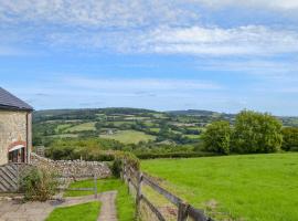 The Smithy - Ukc3748, hotel in Charmouth