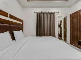 Collection O Yamuna Palace Near Gomti Riverfront Park