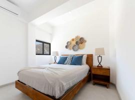 Vista Pedregal-Modern Vacation Apartment Walk to Marina & Beaches, hotel bajet di Cabo San Lucas