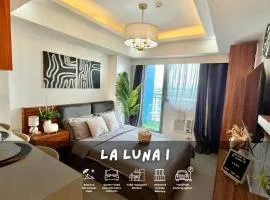 Studio for Couples with Mt Arayat View with Netflix, Karaoke & Boardgames