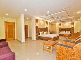 Hotel Pine View # 5 Star Feeling # Near Cricket stadium 5 km# VPO, Sudher Dharamshala, hotel i Dharamshala