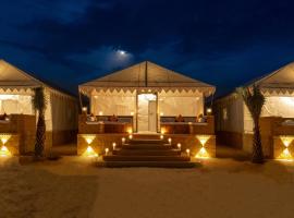 Viesnīca ar burbuļvannām Golden Star Desert Camps & Resort pilsētā Džaisalmera