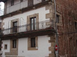 Casa de la Cigüeña, villa en Candelario
