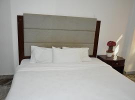 Royal Suite Hotel Apartments, căn hộ ở Al Ḩuwayl