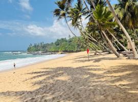White Resort - 1 Min walk to the Beaches, guest house in Tangalle