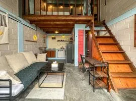 Cozy 1BR mezzanine Loft with shared Pool, Gym and Private Kitchen in Canggu