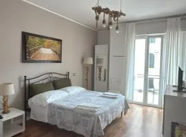 ES - Essential Solution & Emotion Stories (locazione turistica)