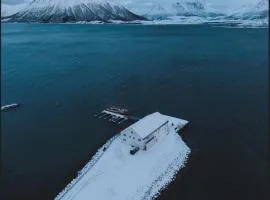 Arctic Ocean Lodge