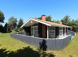 8 person holiday home in Hadsund-By Traum, ξενοδοχείο σε Øster Hurup