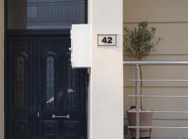 Olivia 42，位于纳弗帕克托斯的酒店