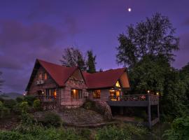 SaffronStays Cabin in the Woods - 4BHK Riverside Palghar Villa with Pool, Forest Walks & Stargazing, hotel en Jāmb