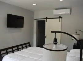 Tanersville Village Rooms on Saw Mill Creek