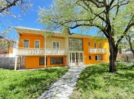 Art Villa Bakuriani
