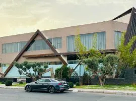 La villa luxury suites