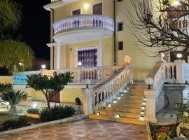 Villa Nicole House - Apartments & Suite
