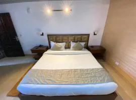 Hotel Queen Plaza 2 minutes walk to Mall Road