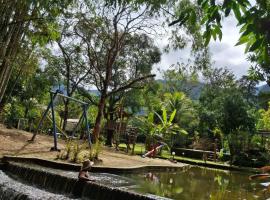 Recanto da Maria - lugar de paz com Rio Privativo, hotelli kohteessa Guapimirim