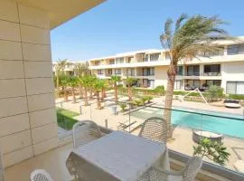 G-cribs studio pool view