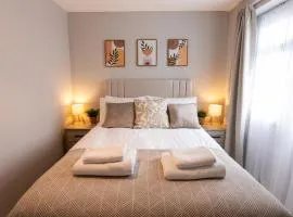 Birmingham Central Cosy 4BR Home with Free Parking