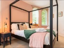 Spacious 3 bed Parking, Long stay , Relocators