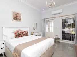 Serena Inn Apartment 6 Self Catering