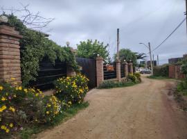 Cabañas y Hostal Karibe, Hotel in Pichilemu